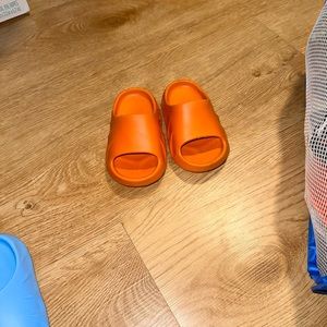 Yeezy Slides (kids)